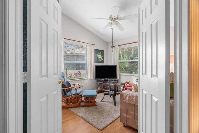 Building Photo - 5260 Grande Palm Cir