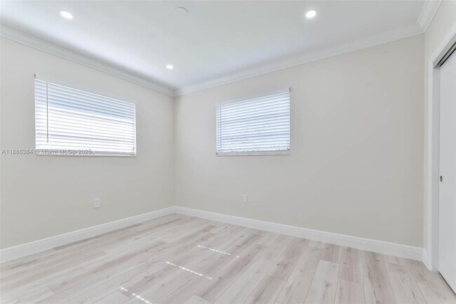 Building Photo - 11527 SW 81st Rd