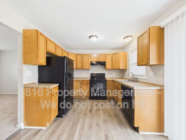 Building Photo - 4834 Evanston Ave