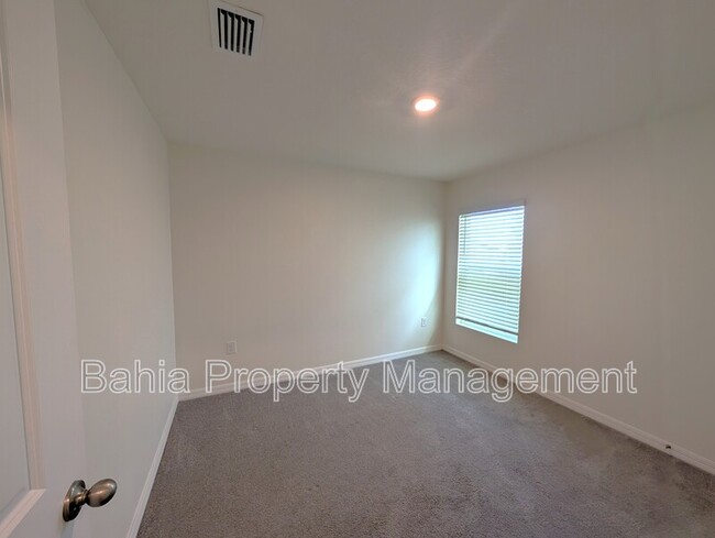 Building Photo - 16887 Delia St