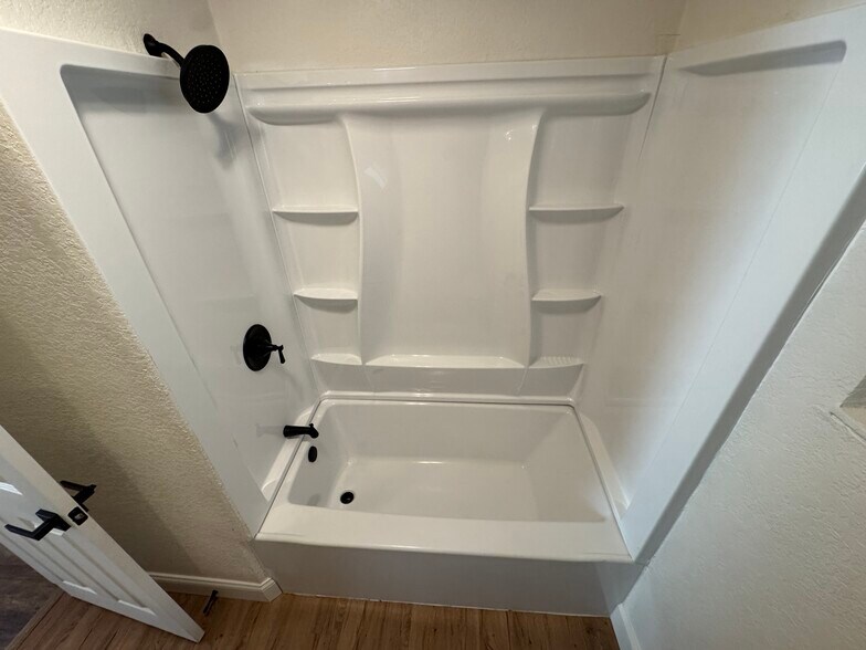 Building Photo - 1712 Vada Cir