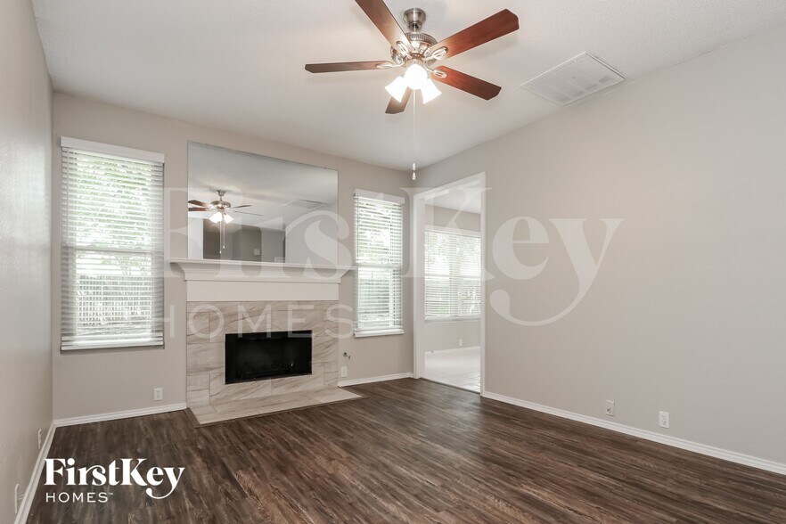 Building Photo - 1500 Park Chase Ave