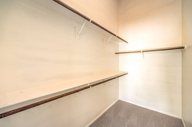 Building Photo - Lovely 3-Br Condo in a Guard Gated Community in the Southwest Area