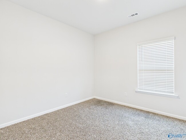 Building Photo - 157 High Leaf Dr