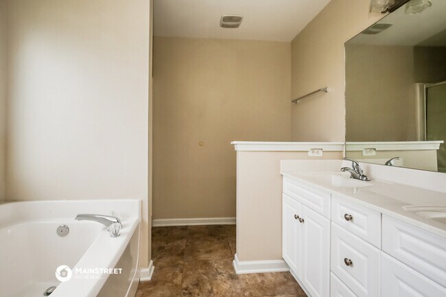 Building Photo - 3001 Baker Way