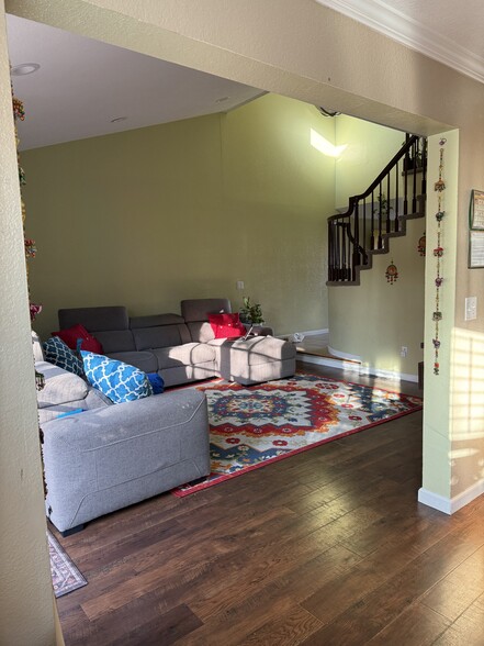 Building Photo - 7836 Gate Way