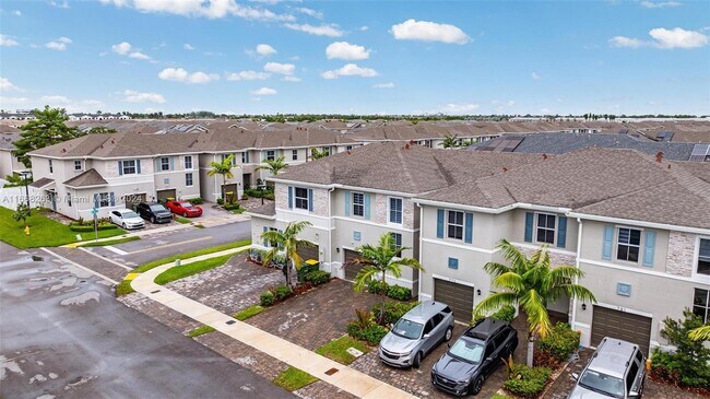 Building Photo - 765 SE 19th St