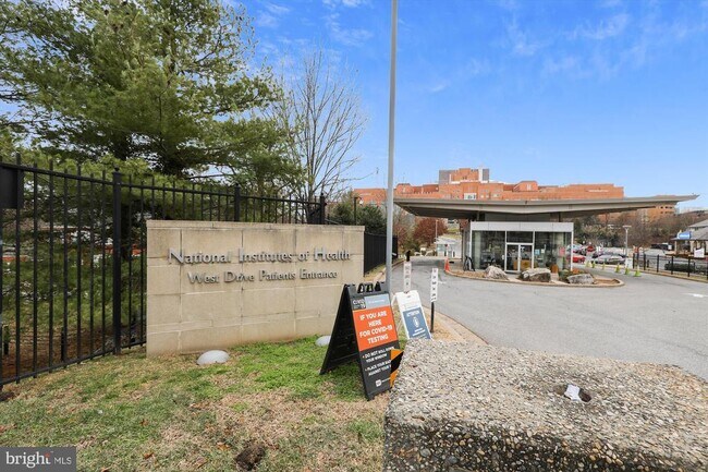 Building Photo - 5000 Battery Ln