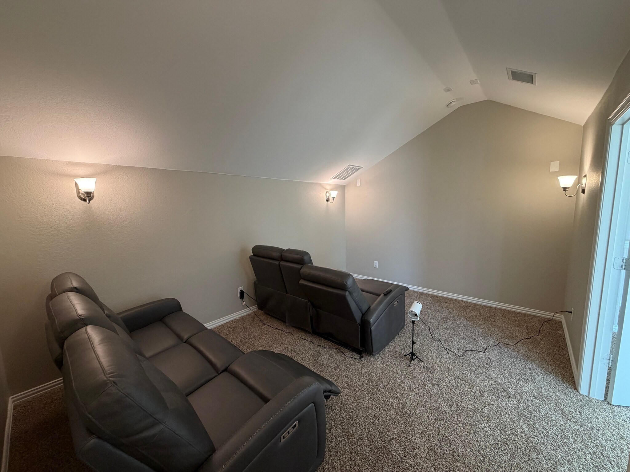 Building Photo - Room in House on Zanna Grace Way