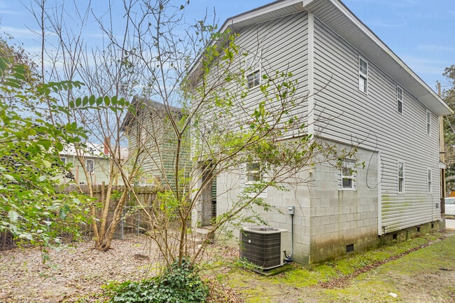 Building Photo - 708 2nd Ave