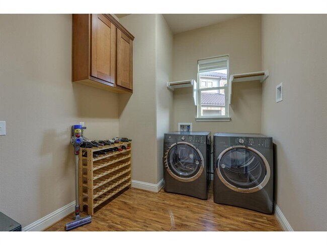 Building Photo - 411 Rocky Coast Dr