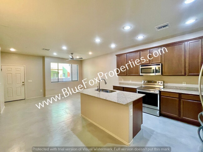 Building Photo - 2428 E Emerald Moon Dr