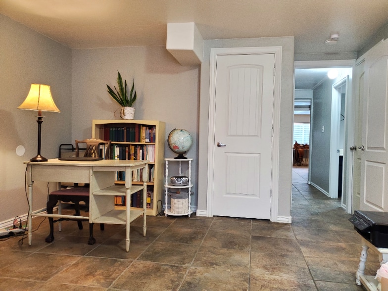 Building Photo - 8744 Soapberry Dr
