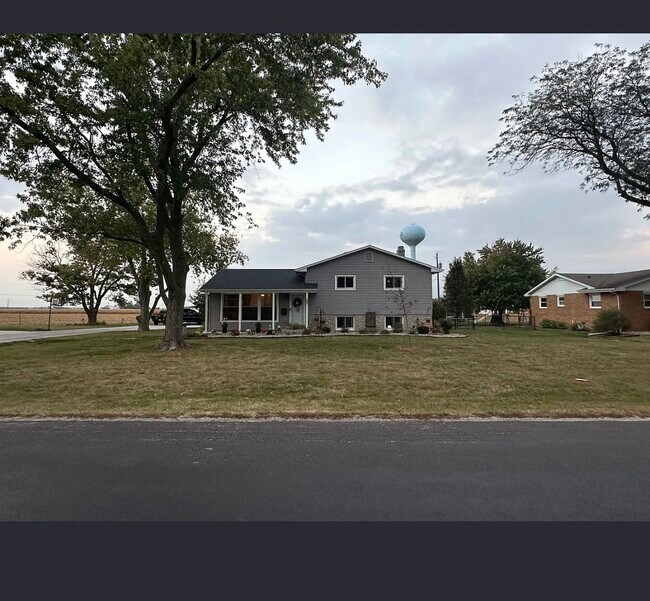 Primary Photo - 397 W 4th St