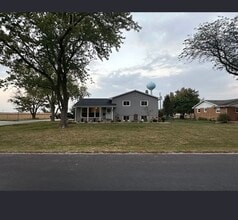 Building Photo - 397 W 4th St