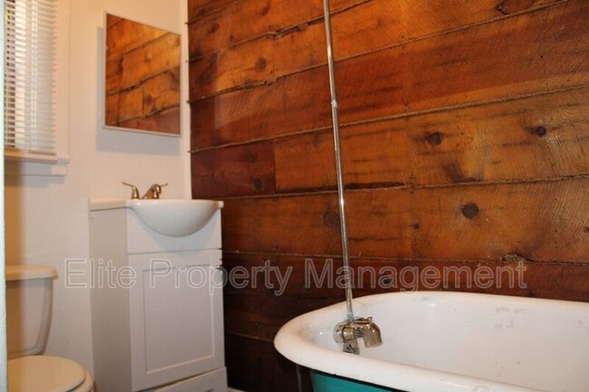 Building Photo - 1012 West St