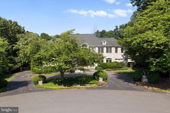 Building Photo - 2608 Geneva Hill Ct