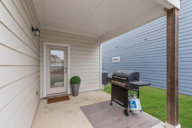 Building Photo - "Beautiful Two-Story Home with Exceptional...
