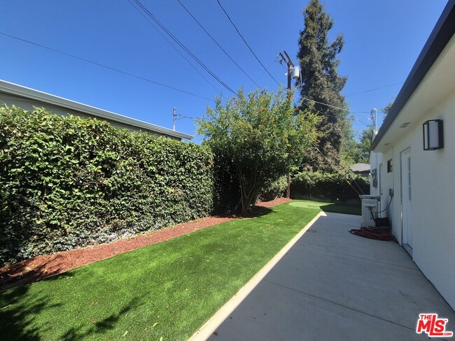 Building Photo - 6641 Chimineas Ave