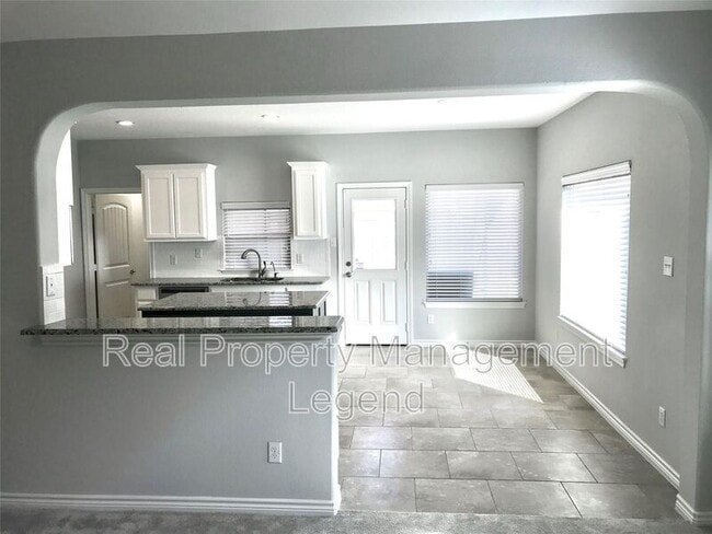 Building Photo - 4021 Lazy River Ranch Rd