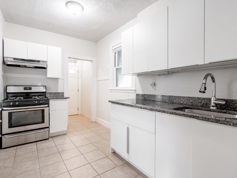 Building Photo - 8 Westerly St