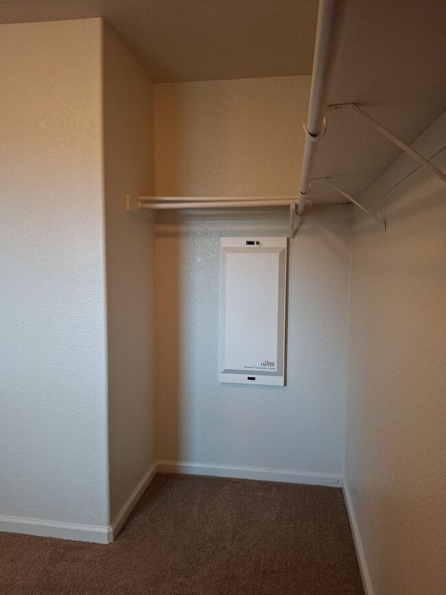 Building Photo - Lincoln Crossing, 2 Story 4 Bedroom, 2.5 bath, 2225sqft, Access to Clubhouse Pool & Amenities, Cu...