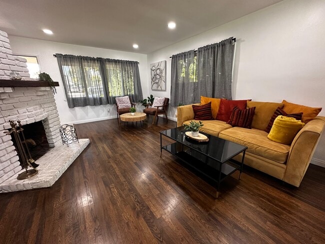 Building Photo - 15732 Covello St