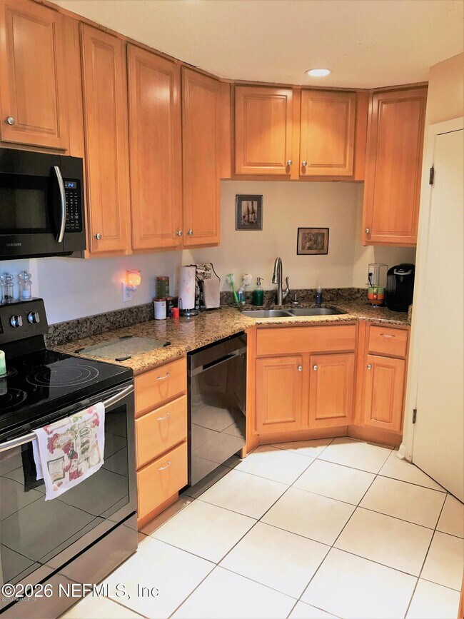 Building Photo - 11163 Caroline Crest Dr
