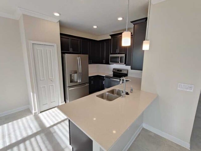 Building Photo - 1242 Sandwedge St