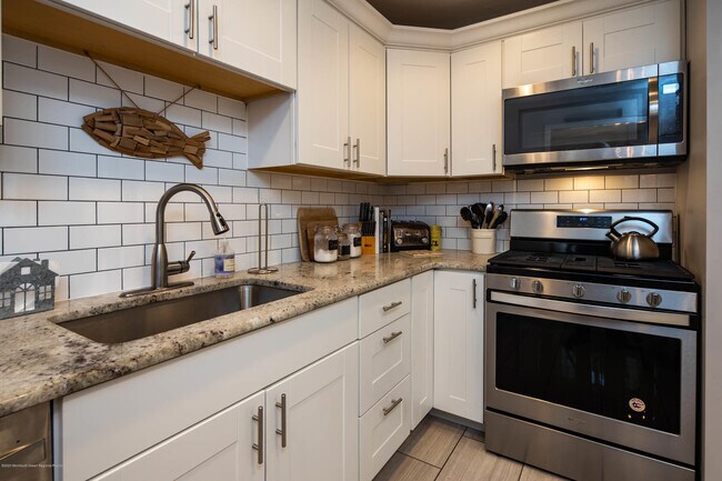 Building Photo - 59 Deer Path Ct