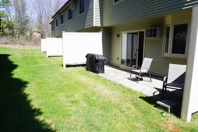 Building Photo - 98 Tideview Dr