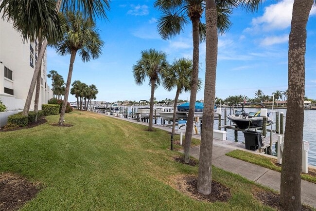 Building Photo - 9425 Blind Pass Rd