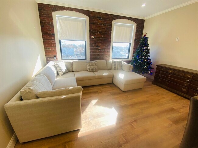 Building Photo - 80 Foster St