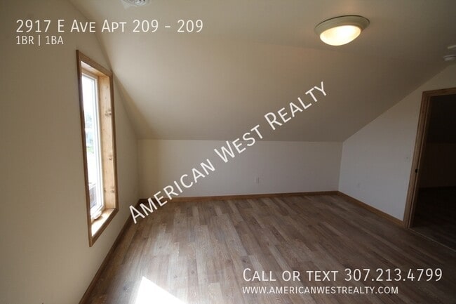 Primary Photo - 2917 E Ave