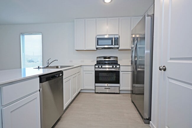 Building Photo - 462 River Run Wy