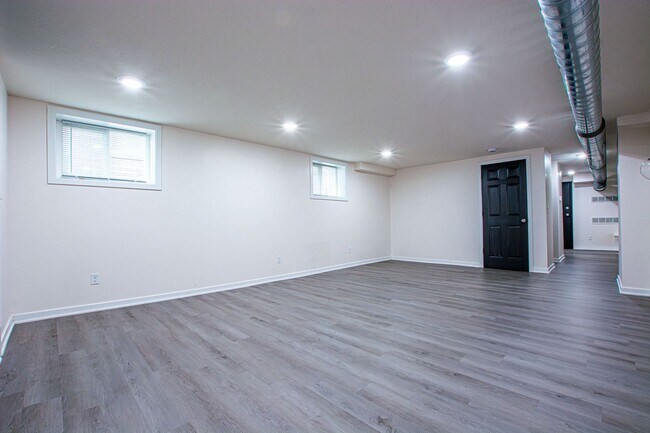 Building Photo - 116-118 N 32nd Avenue