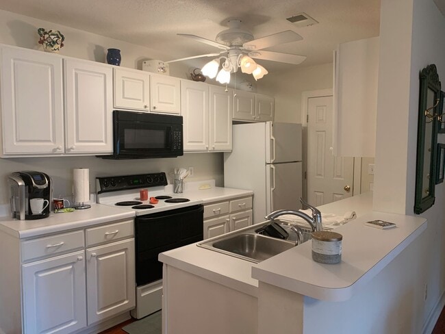 Building Photo - Beautiful, 1st Floor Unfurnished,  Bedroom Condo at Riverwoods in Murrells Inlet!