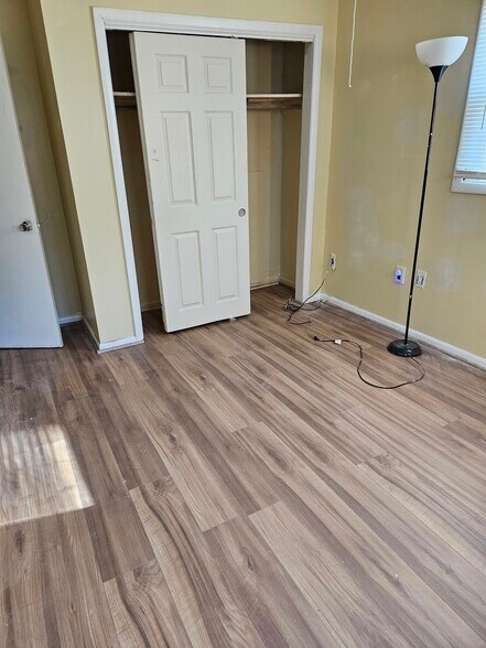 Building Photo - 8838 Cloudcrest Dr