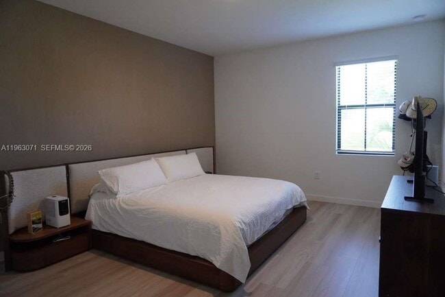 Building Photo - 385 NW 9th St