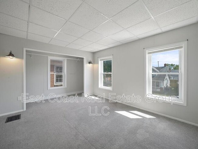 Building Photo - 827 Mulberry Ave