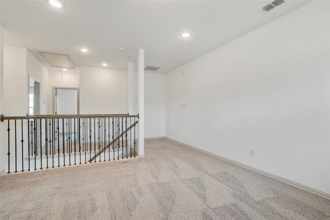 Building Photo - Luxury living in this stunning 4 bedroom, 3 bath home