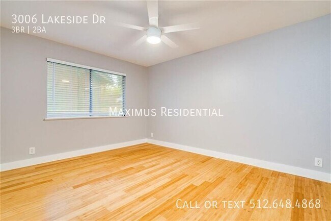 Building Photo - 3006 Lakeside Dr