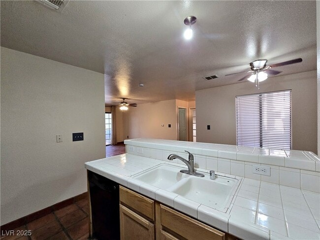 Building Photo - 8452 Boseck Dr