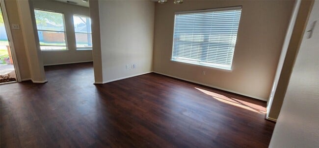 Building Photo - 315 Sunset Colony Dr