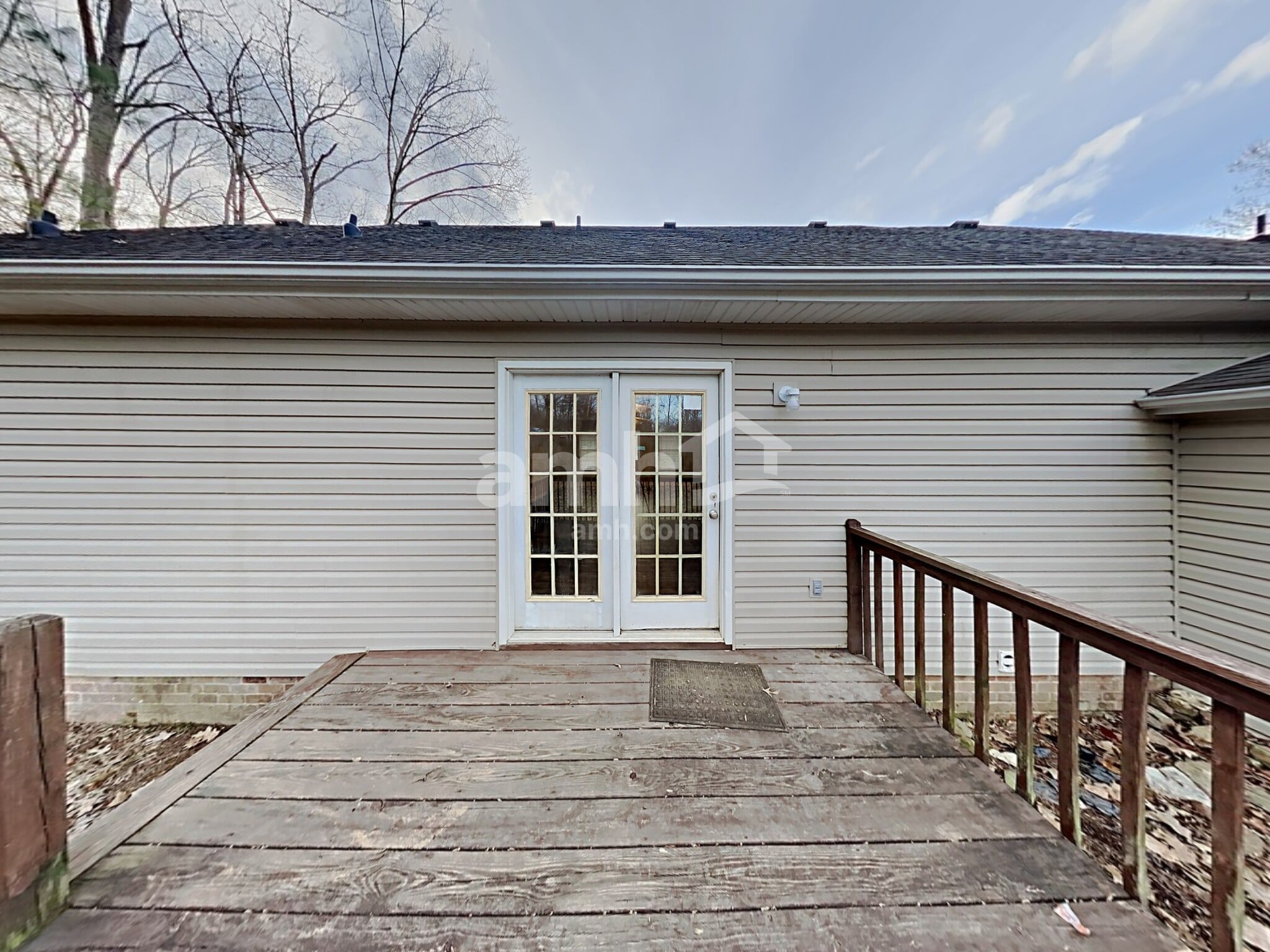 Building Photo - 7411 Meadowwood Way