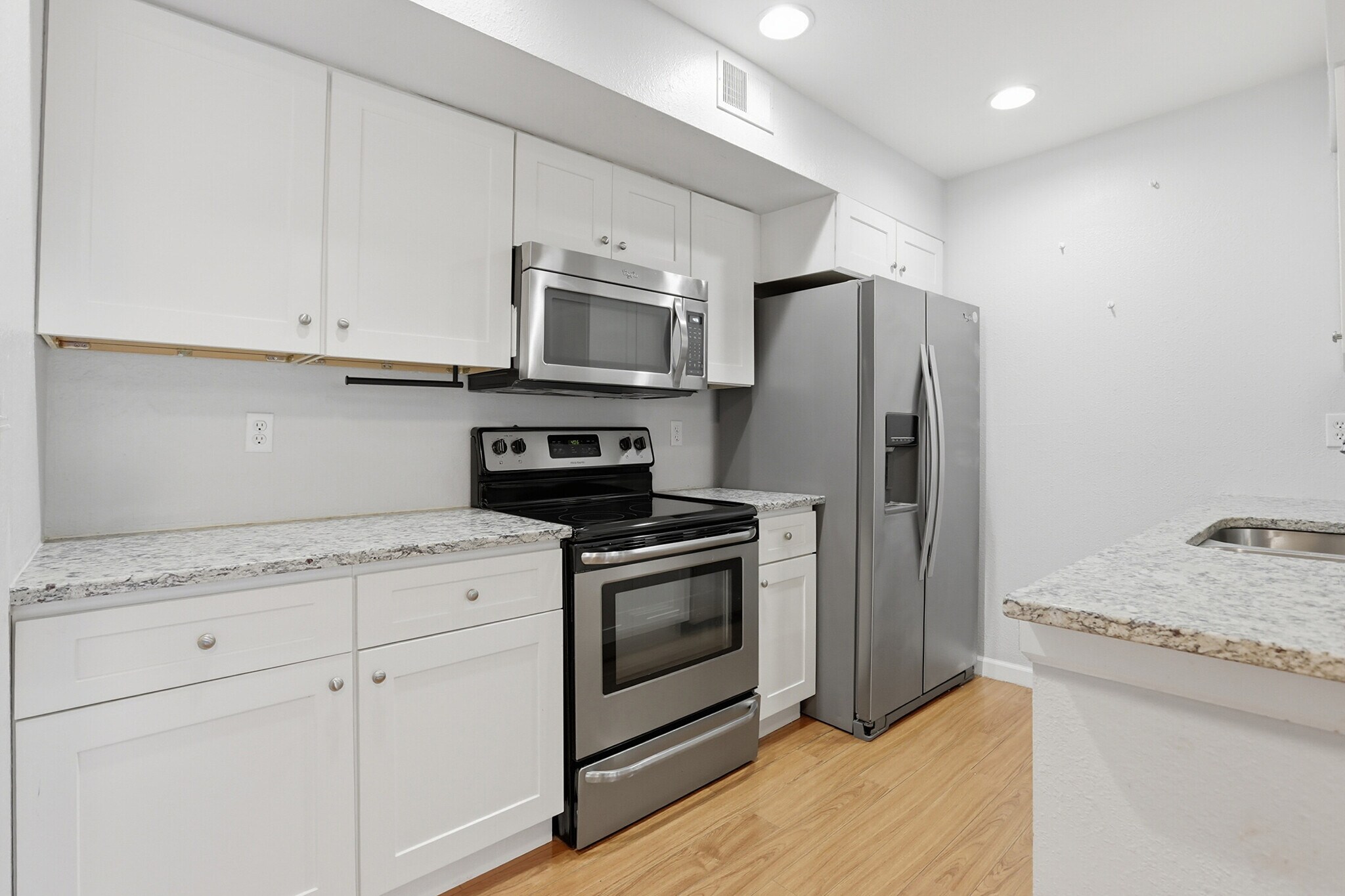 Building Photo - 8327 S Upham Way