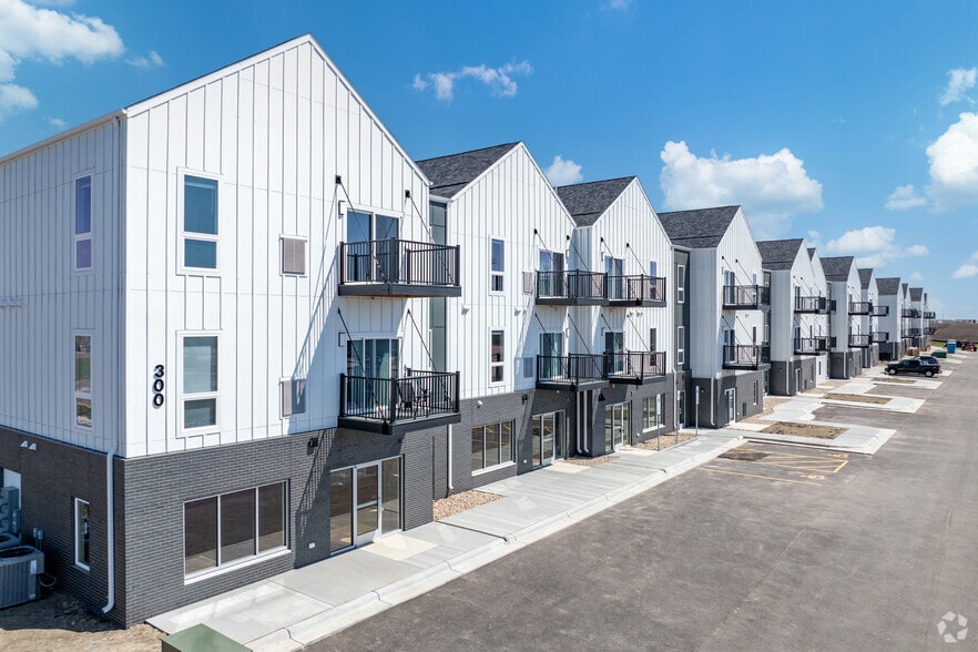 Building Photo - Prairie Towers
