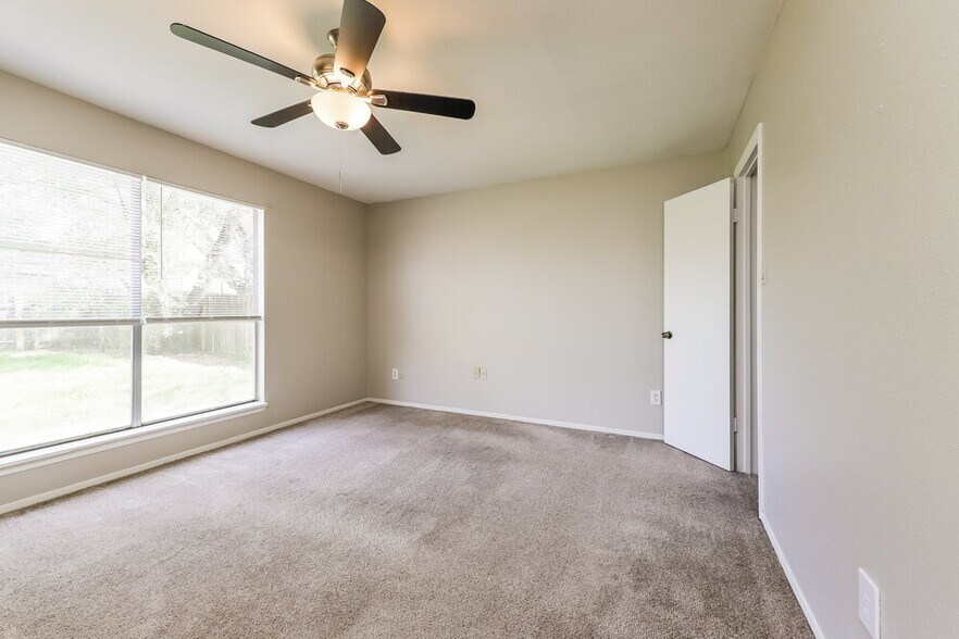 Building Photo - 19834 Packwood Dr