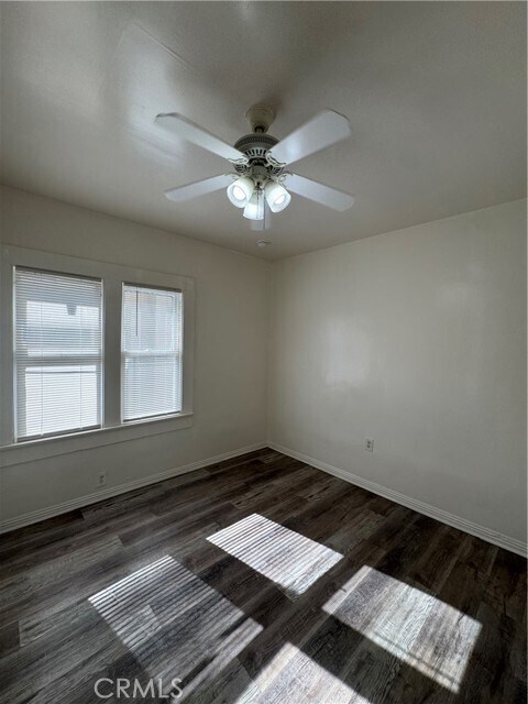 Building Photo - 1538 W 51st Pl