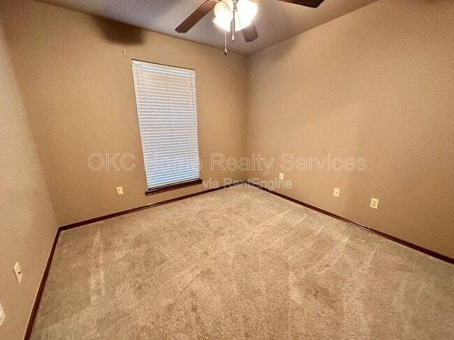 Building Photo - 13204 SW 2nd Terrace